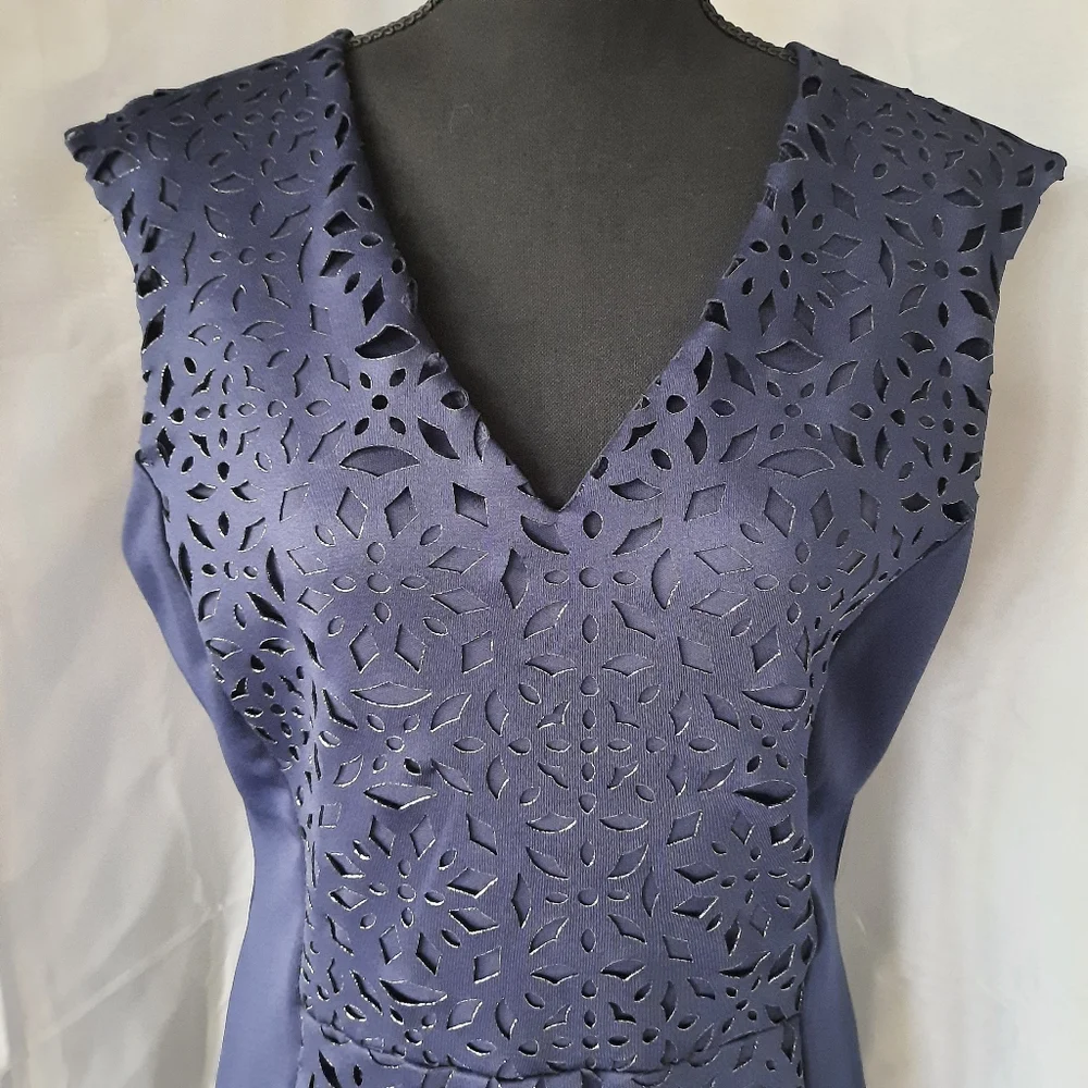 EnFocus Navy Blue Sheath Dress Women Sz 12 V Neck Eyelet Detail Cutouts Midi - Picture 3 of 15